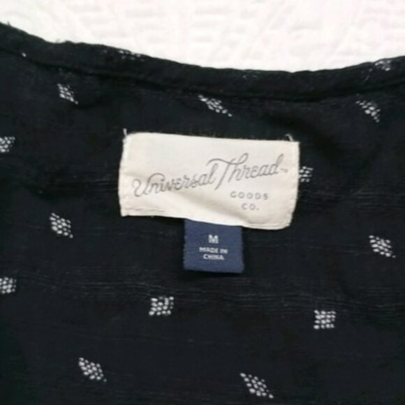 Universal Thread Womens Black Wrap Top With Tie Detail Size M - Picture 2 of 12